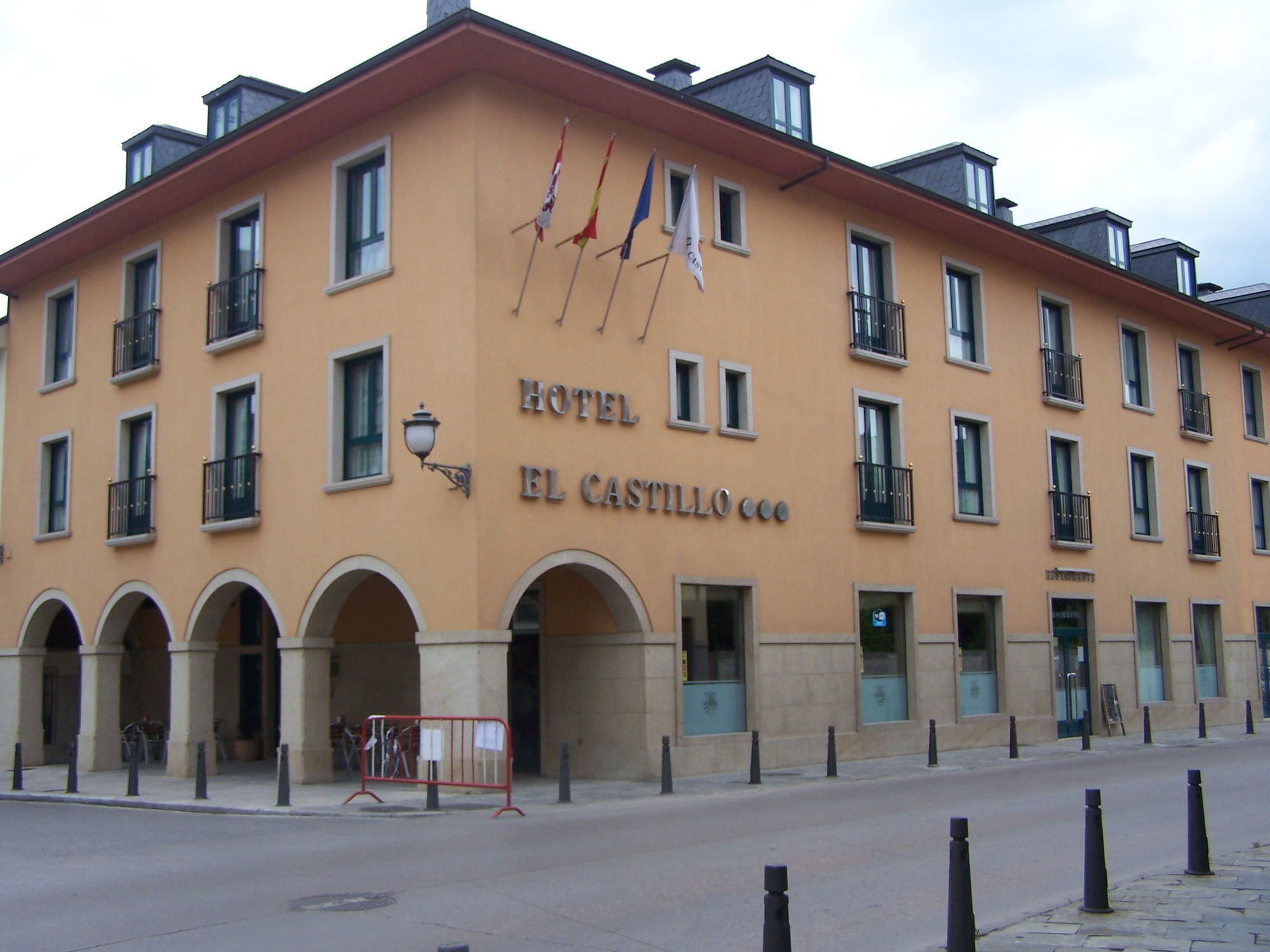 Hotel El Castillo Ponferrada Exterior foto